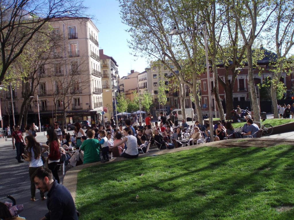 Hostal Castilla Madrid Exterior photo