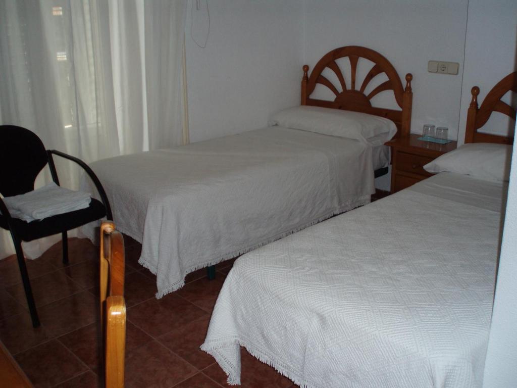 Hostal Castilla Madrid Exterior photo